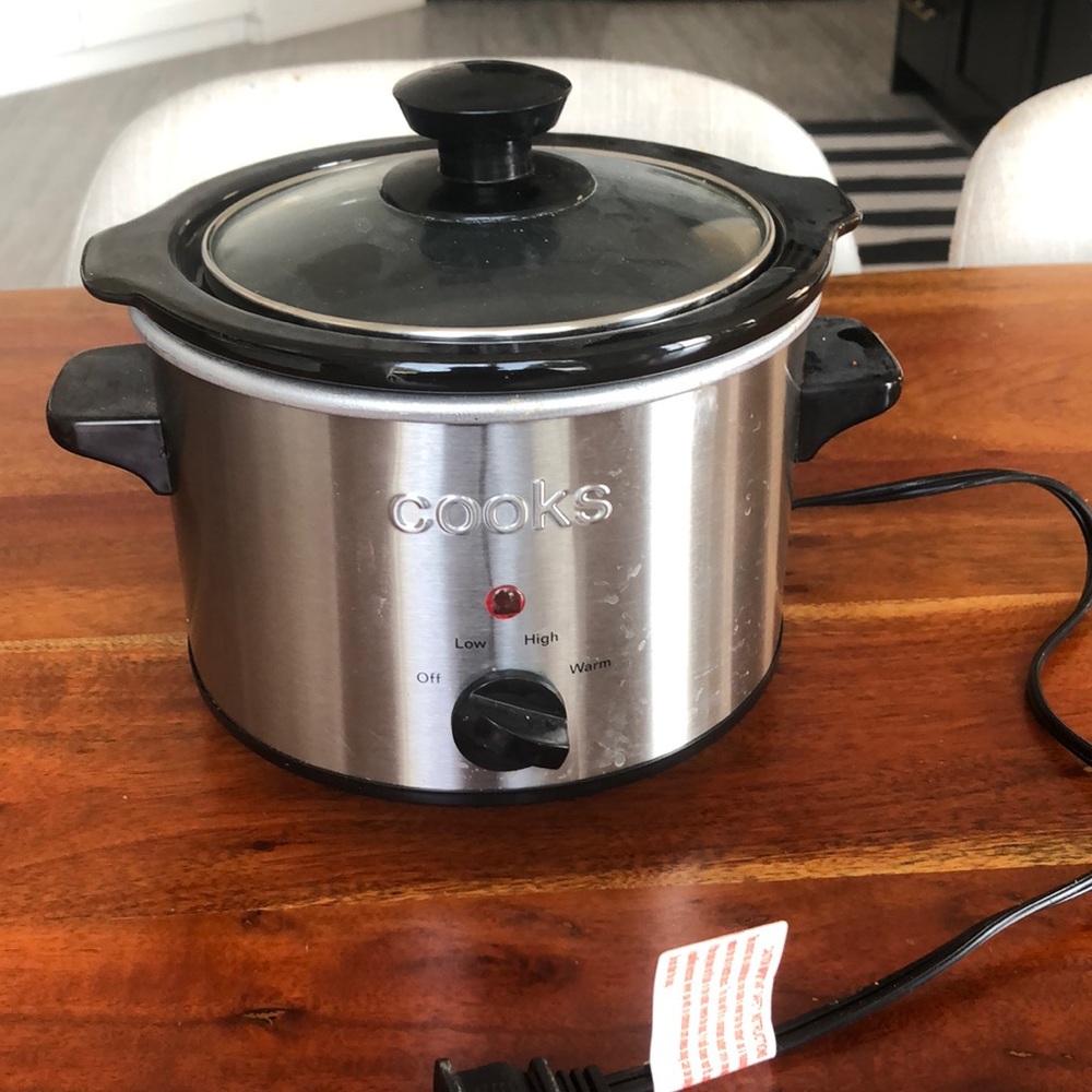 1.5 quart slow cooker - Cooks brand